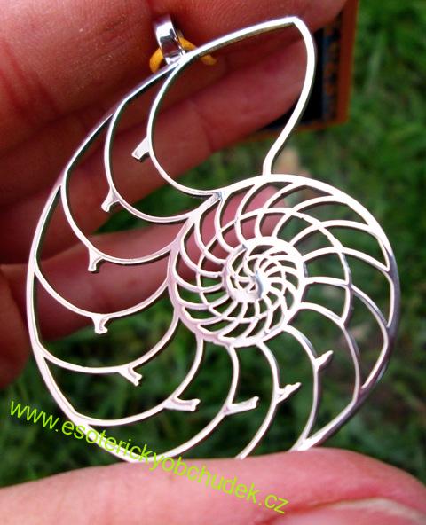 Přívěsek Nautilus vel.cca  5 cm - podpora činnosti šišinky mozkové