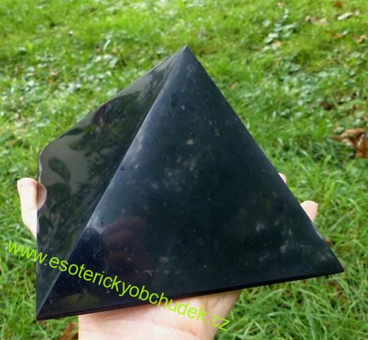 Pyramida - Šungit 15 cm