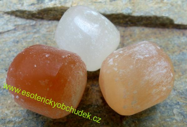 Valounek z růžového selenitu - vel. cca 2,5 cm - cena do vyprodání zásob