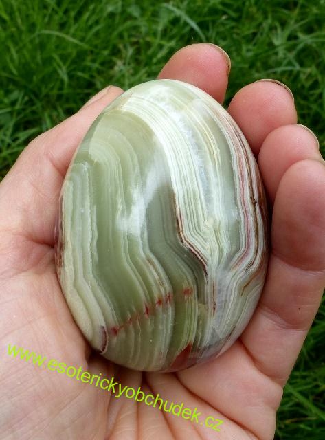 Zelený aragonit ve tvaru vejce cca 7 x 5 cm -