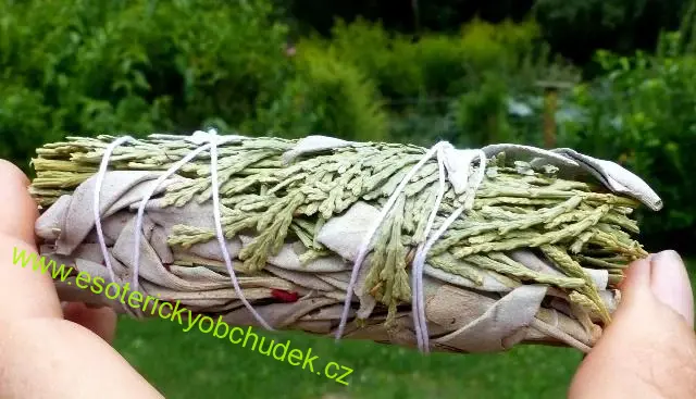 Šalvěj bílá + cedr - šamanský svazek malý pro vykuřování cca 20 g (10 - 11 cm)