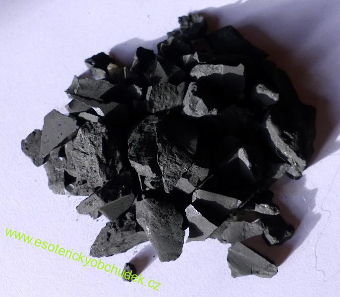 Šungit - drť nejen do vody 0,5 kg (vel. valounků cca 1 - 3 cm)