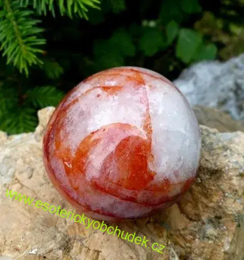 LIMONIT V KŘIŠŤÁLU - hmatka cca 5 cm - skladem 1 ks