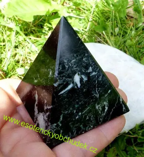 Pyramida - černý onyx 5 cm