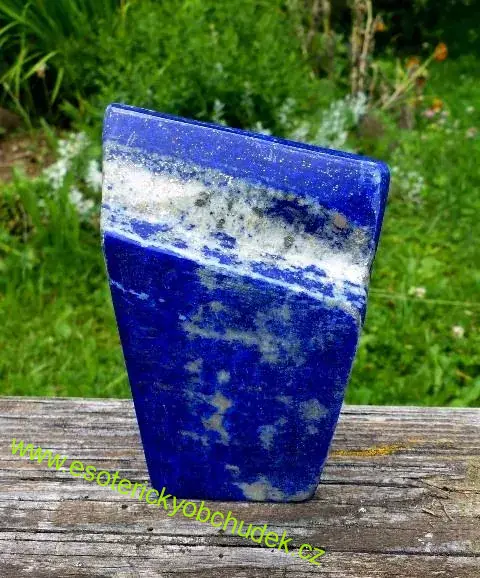 Lapis lazuli, opracovaný kámen vel cca 9 x 5,5 x 3,5 cm - cena do vyprodání zásob (skladem 1 ks)