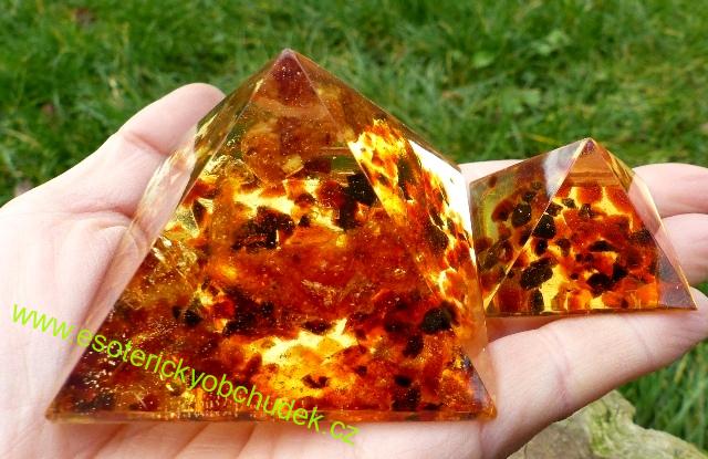 Pyramida - JANTAR (restaurovaný) 6,5 cm