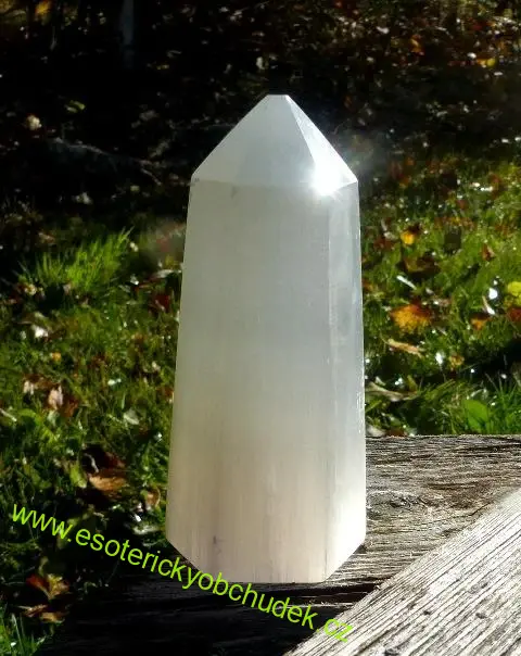 Obelisk ze selenitu 10 cm - cena do vyprodání zásob