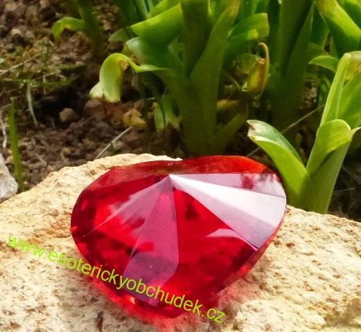 VYSOKOFREKVENČNÍ KRYSTAL SRDCE - PROLOMENÍ RODINNÝCH VZORCŮ - osvobození se od tíživých zážitků, traumat a bolestí, prolomení rodinných vzorců, žít svůj potenciál