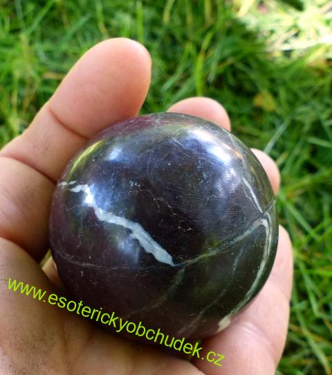 Koule - červený onyx 5 cm