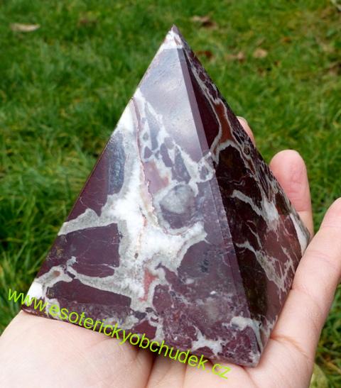 Pyramida - červený onyx 7,5 cm