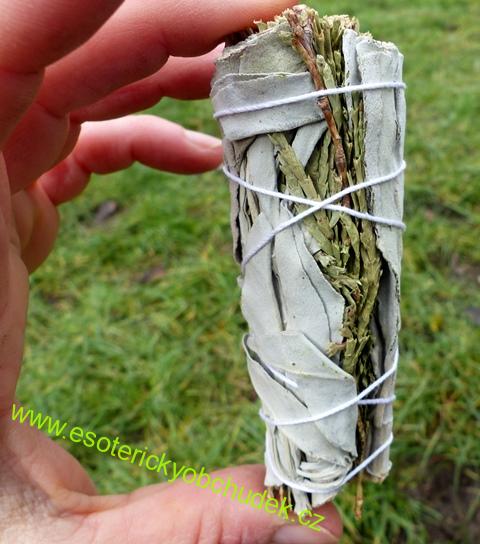 KŘIŠŤÁL- přírodní krystal 9 x 3 cm