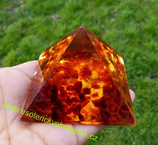 Pyramida - JANTAR (restaurovaný) 6,5 cm