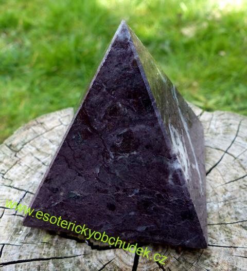 Pyramida - černý onyx 5 cm