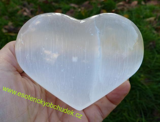 Srdce - selenit 10 x 11 cm