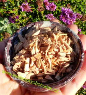 CEDROVÉ DŘEVO - štípané kousky 20 g