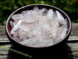 Křišťál - malé krystalky cca 2 - 4 cm, balení 250 nebo 500 g