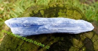 Kyanit (disten) modrý surový kámen 9 cm - cena do vyprodání zásob (skladem 1 ks)